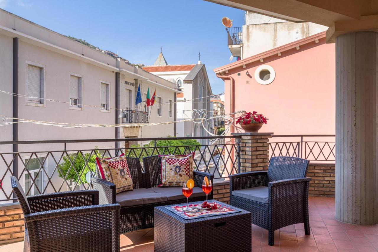 Loft Angolo Sul Mare Letojanni Εξωτερικό φωτογραφία